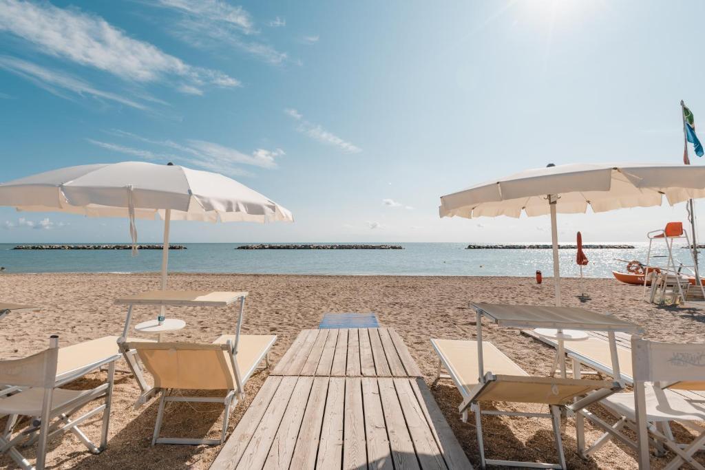 Natural Village Resort Porto Potenza Picena Exterior photo